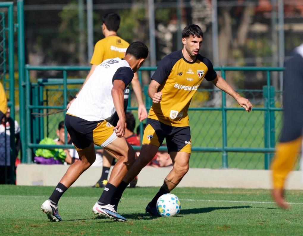 São Paulo no jogo-treino contra Ituano