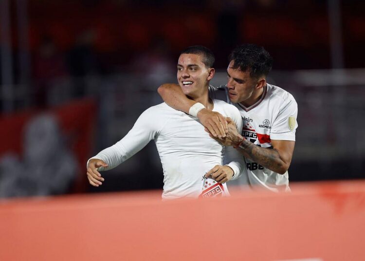 Lucca jogador do São Paulo