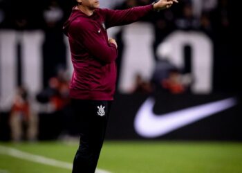 Fernando Diniz em ação pelo Corinthians