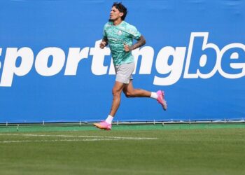 Jogadores do Palmeiras em treinamento