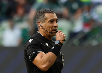Árbitros escalados para Corinthians x Internacional