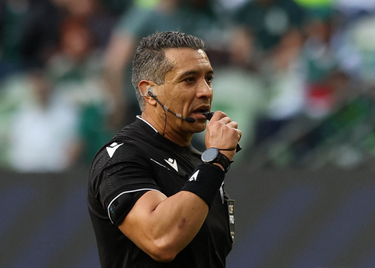 Árbitros escalados para Corinthians x Internacional