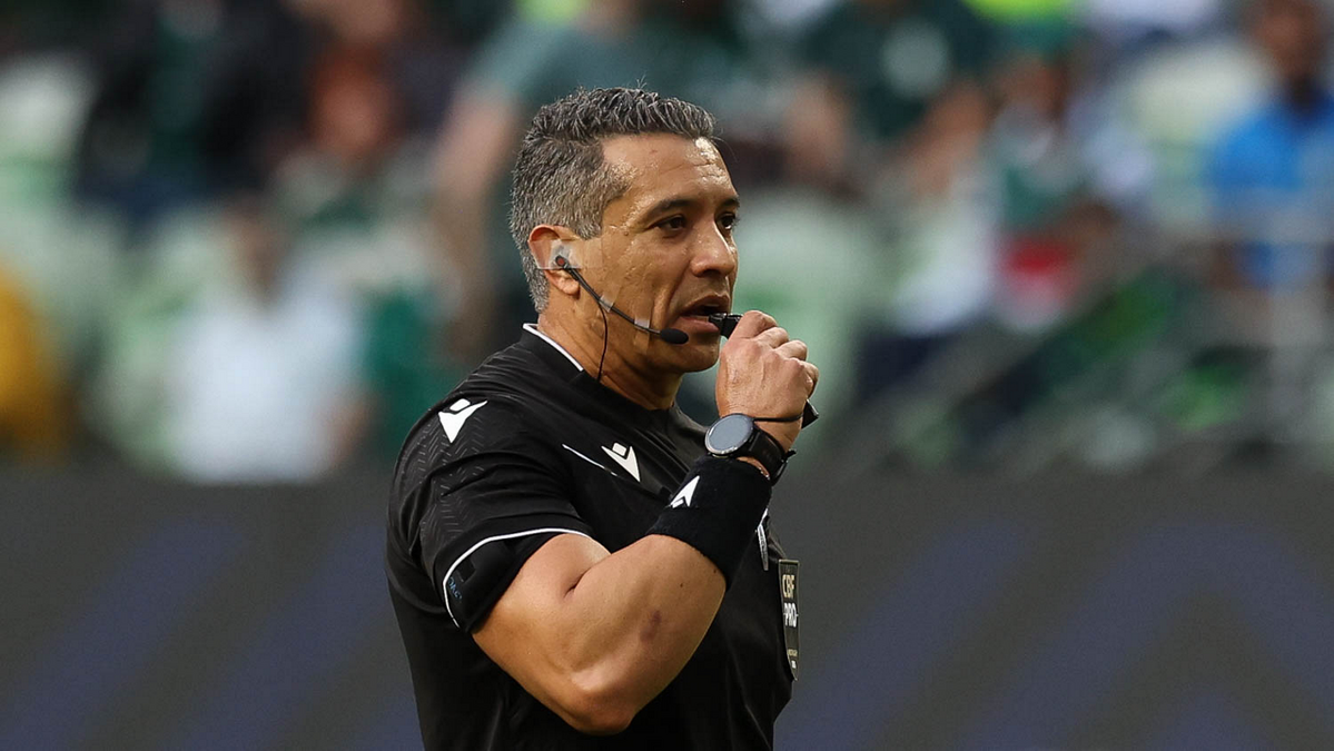 Árbitros escalados para Corinthians x Internacional