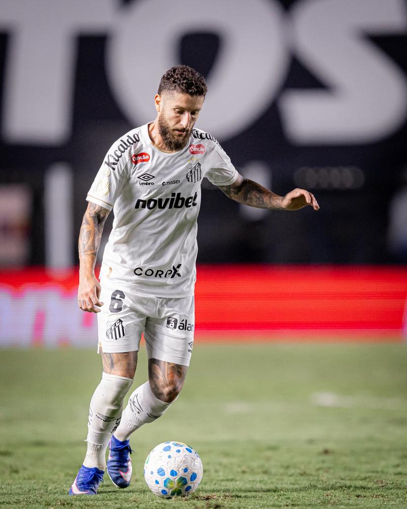 Zé Rafael em ação