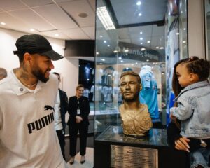 Neymar Não Decide o Futuro e Foca no Santos