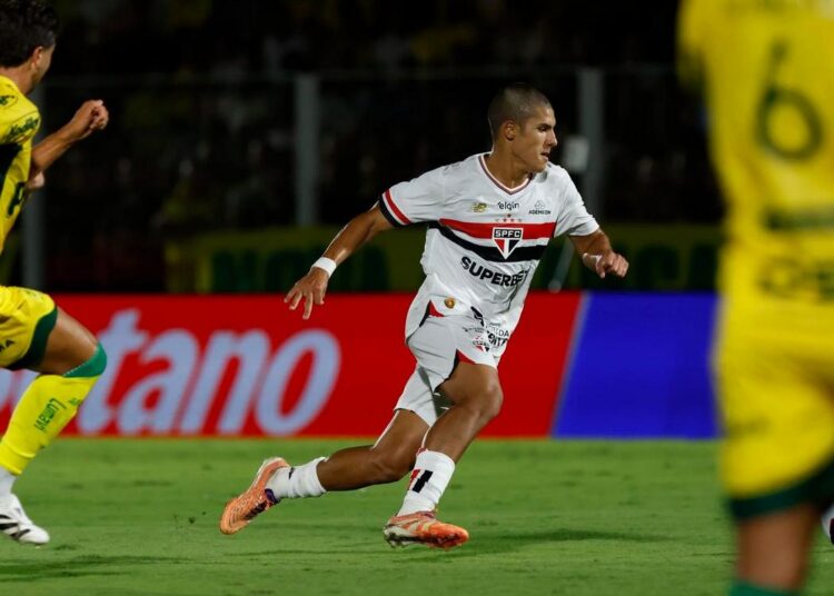 Lateral do São Paulo
