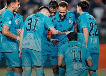 Jogadores do Santos comemoram a vitória
