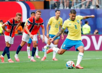Bruno Guimarães em campo