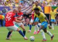 Vini Jr. comemorando contrato renovado