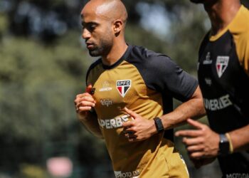 Jogadores do São Paulo em treinamento