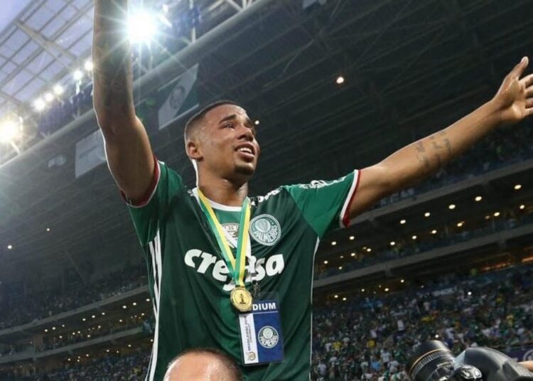 Gabriel Jesus em ação pelo Arsenal