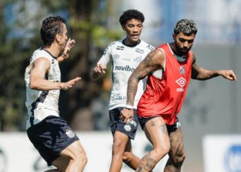 Santos em treinamento