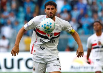 Calleri em ação pelo São Paulo