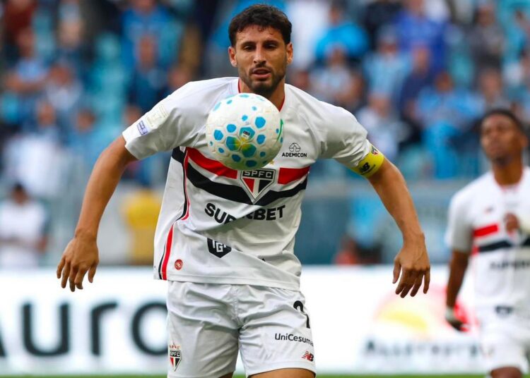 Calleri em ação pelo São Paulo