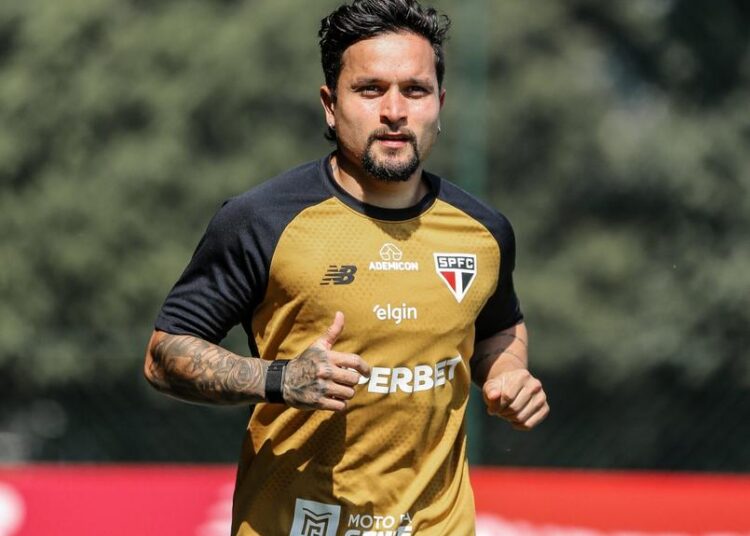 Jogadores do São Paulo treinando