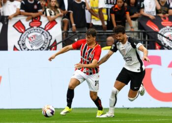 Logos dos times Corinthians, São Paulo e Vasco
