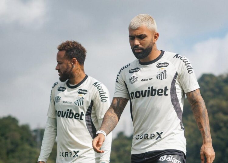 Jogo do Santos contra o Macará