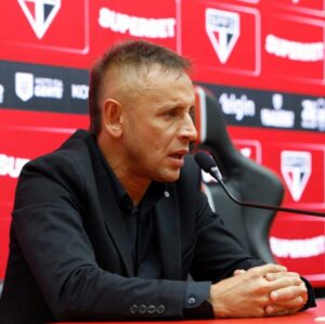 São Paulo enfrenta riscos de transfer ban após notificação