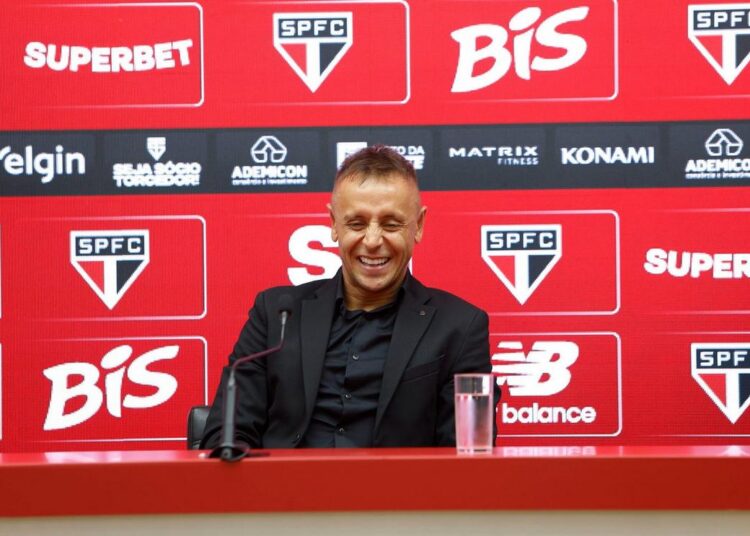 Rafinha da equipe do São Paulo