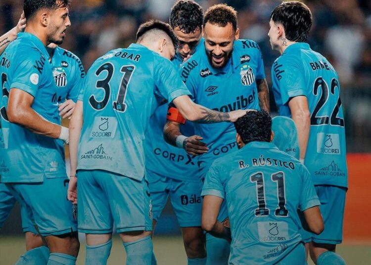 Neymar durante treino no Santos