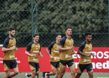 Jogadores do São Paulo em treino