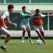 Jogadores do Palmeiras em treinamento