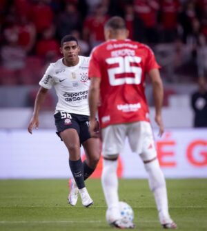 Corinthians rejeita oferta de R$ 50 milhões por atacante