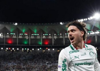Maurício em ação pelo Palmeiras