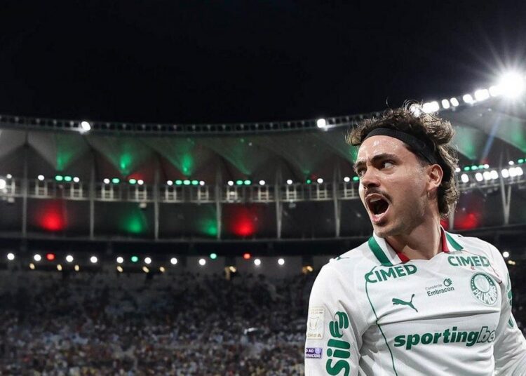 Maurício em ação pelo Palmeiras
