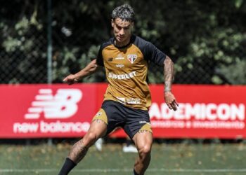 Jogadores do São Paulo em treino