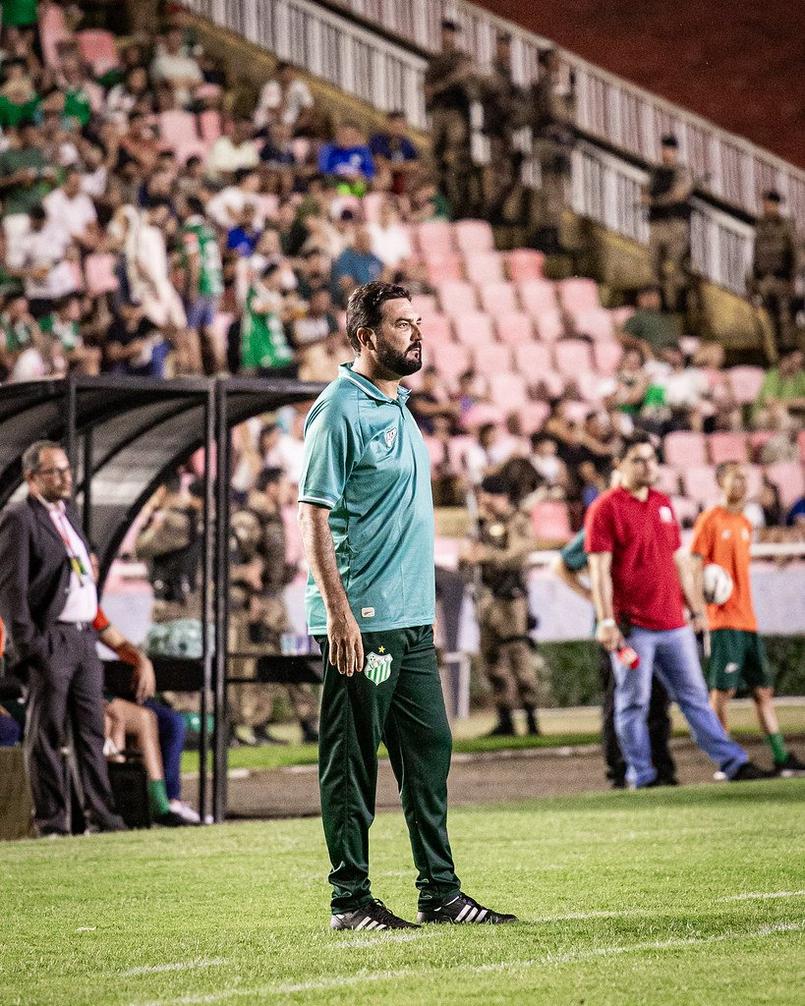 Danilo em ação como treinador do Uberlândia