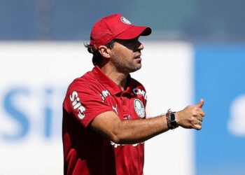 Palmeiras em ação durante treino