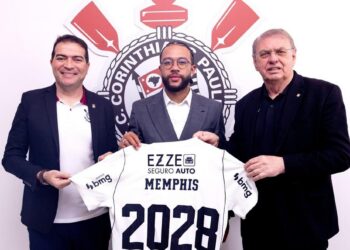 Memphis Depay em ação pelo Corinthians