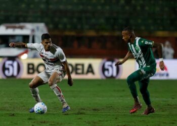 São Paulo em campo contra Chapecoense