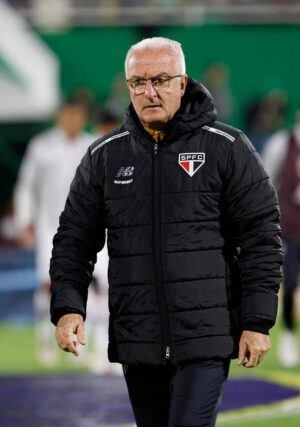 Dorival critica desempenho do São Paulo: ‘Inaceitável e vergonhoso’