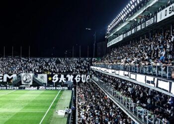 Santos em campo durante jogo