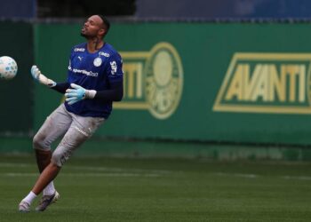 Jogadores do Palmeiras em treino