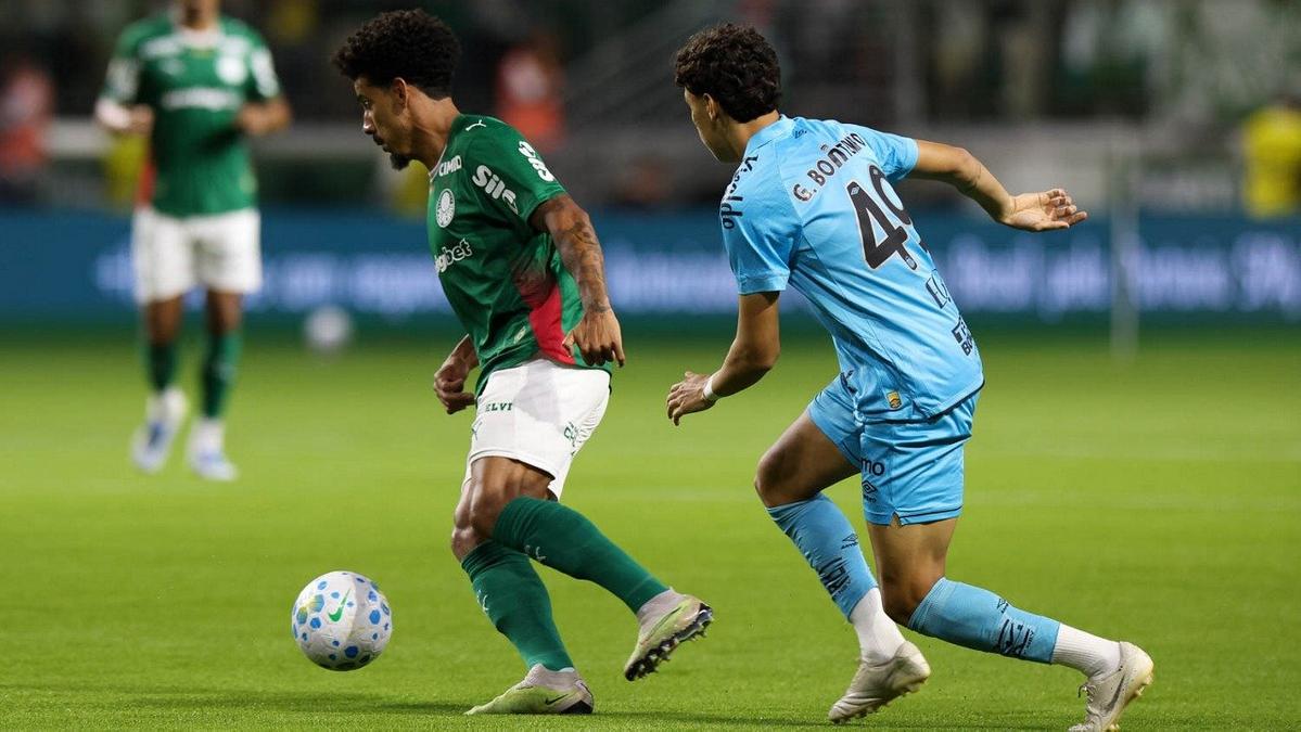 Palmeiras e Santos se enfrentam