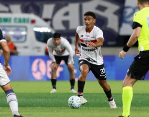 São Paulo avança em empréstimo de volante para clube japonês