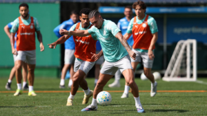 Palmeiras defende Paulinho após novo incidente de lesão