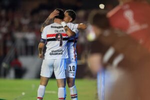 São Paulo Enfrenta Bragantino em Busca de Virada no Brasileirão