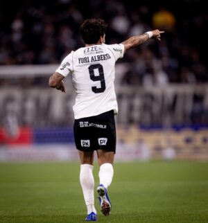 Yuri Alberto é baixa em duelo contra o Santos; confira seus números