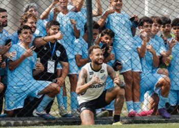 Jogadores do Santos em treinamento