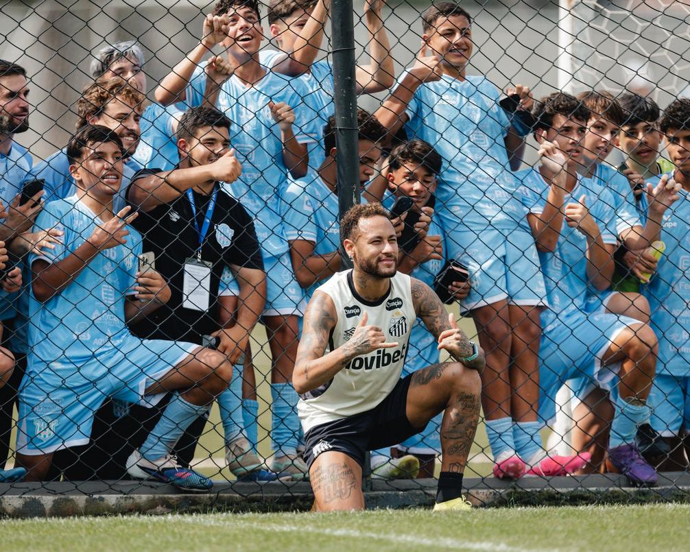 Jogadores do Santos em treinamento