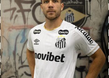 Arthur Melo novo volante do Santos