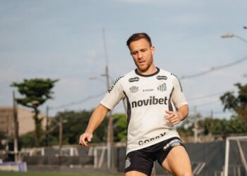 Treino do Santos com Arthur Melo