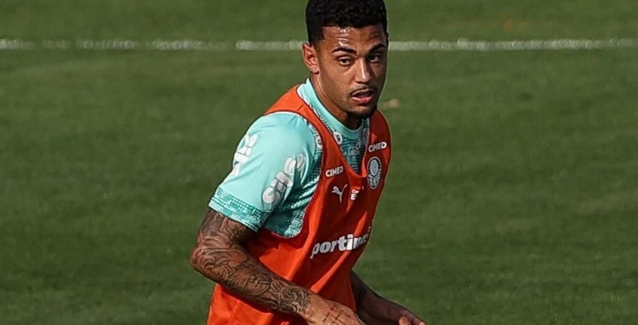 Riquelme Fillipi durante treino