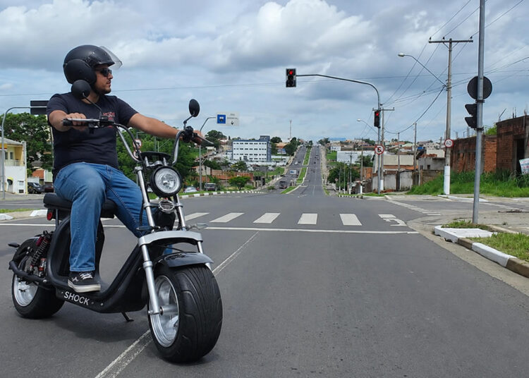 ciclomotores e bicicletas elétricas