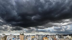 Educação cria comissão para agilizar atendimentos em eventos climáticos