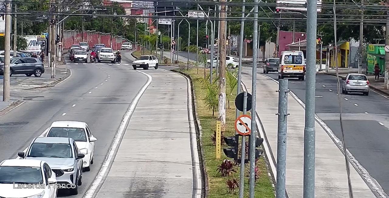 Conversões irregulares à esquerda flagradas pela câmera de fiscalização remota